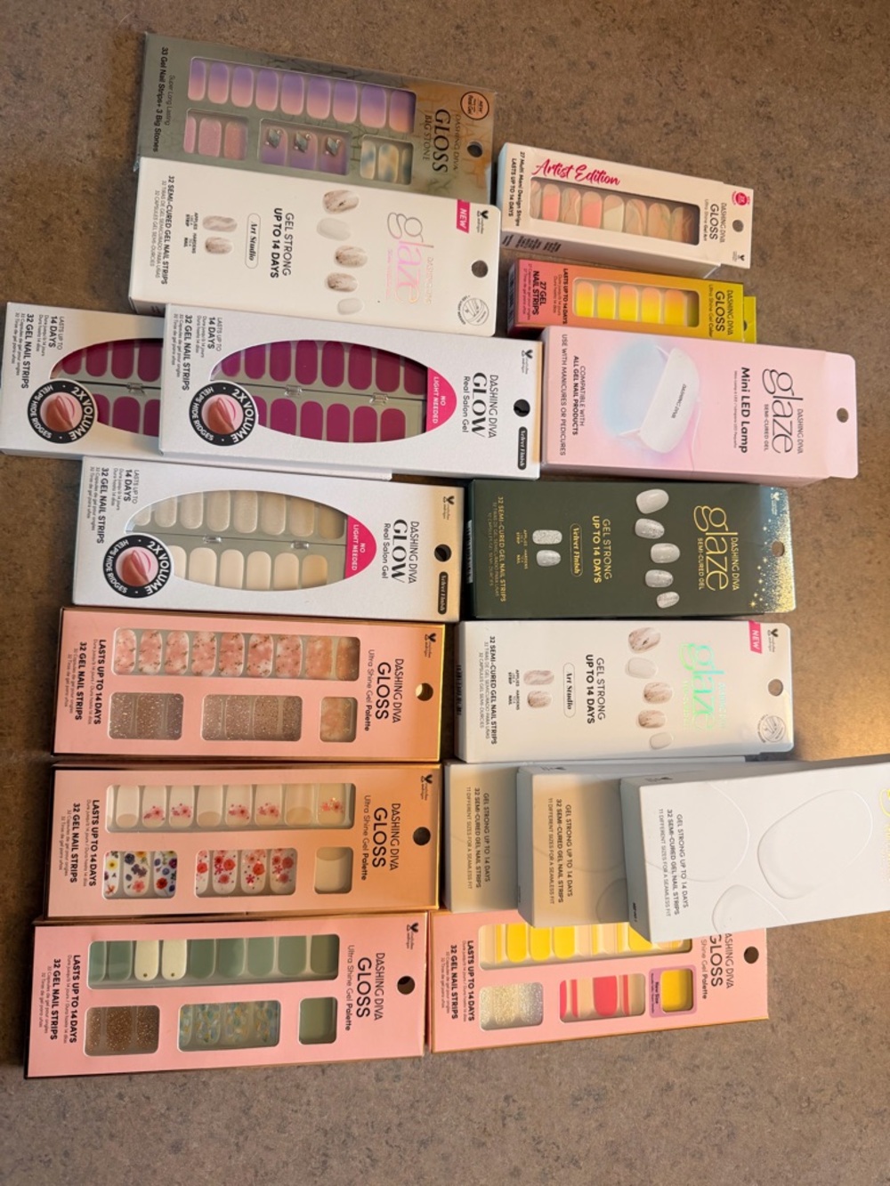 LOT of 16 new Dashing Diva gel strips and new mini led lamp!